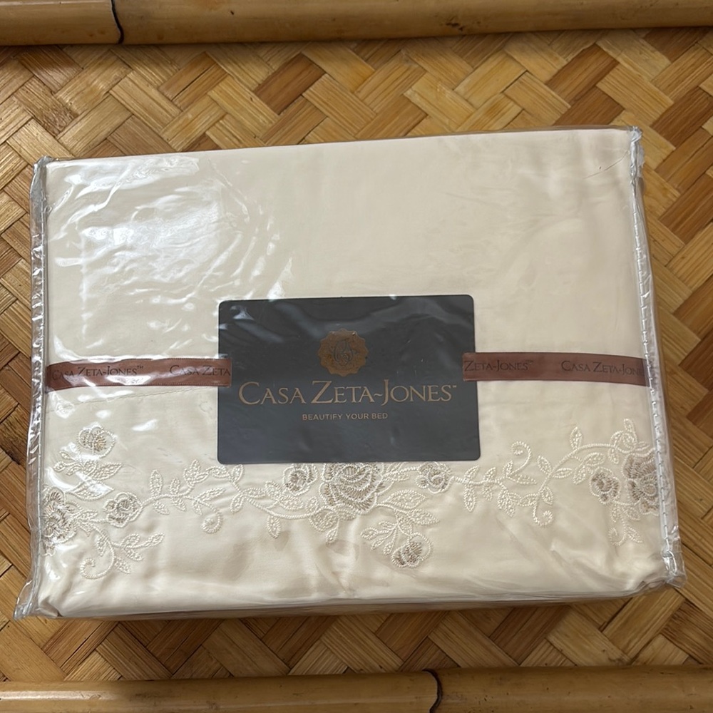 Casa Zeta-Jones Embroidered Cream Sheet Set
